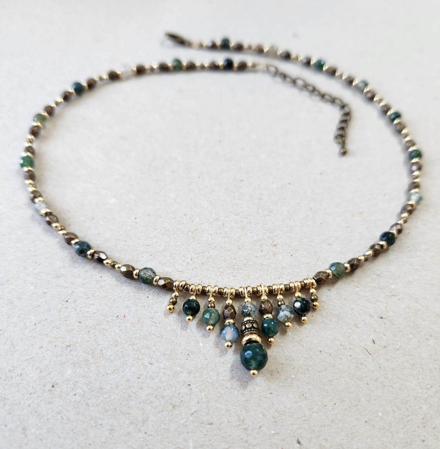 Royal Nasij Necklace: Bronze with Natural Agate Stones and Gold-Plated Spacers