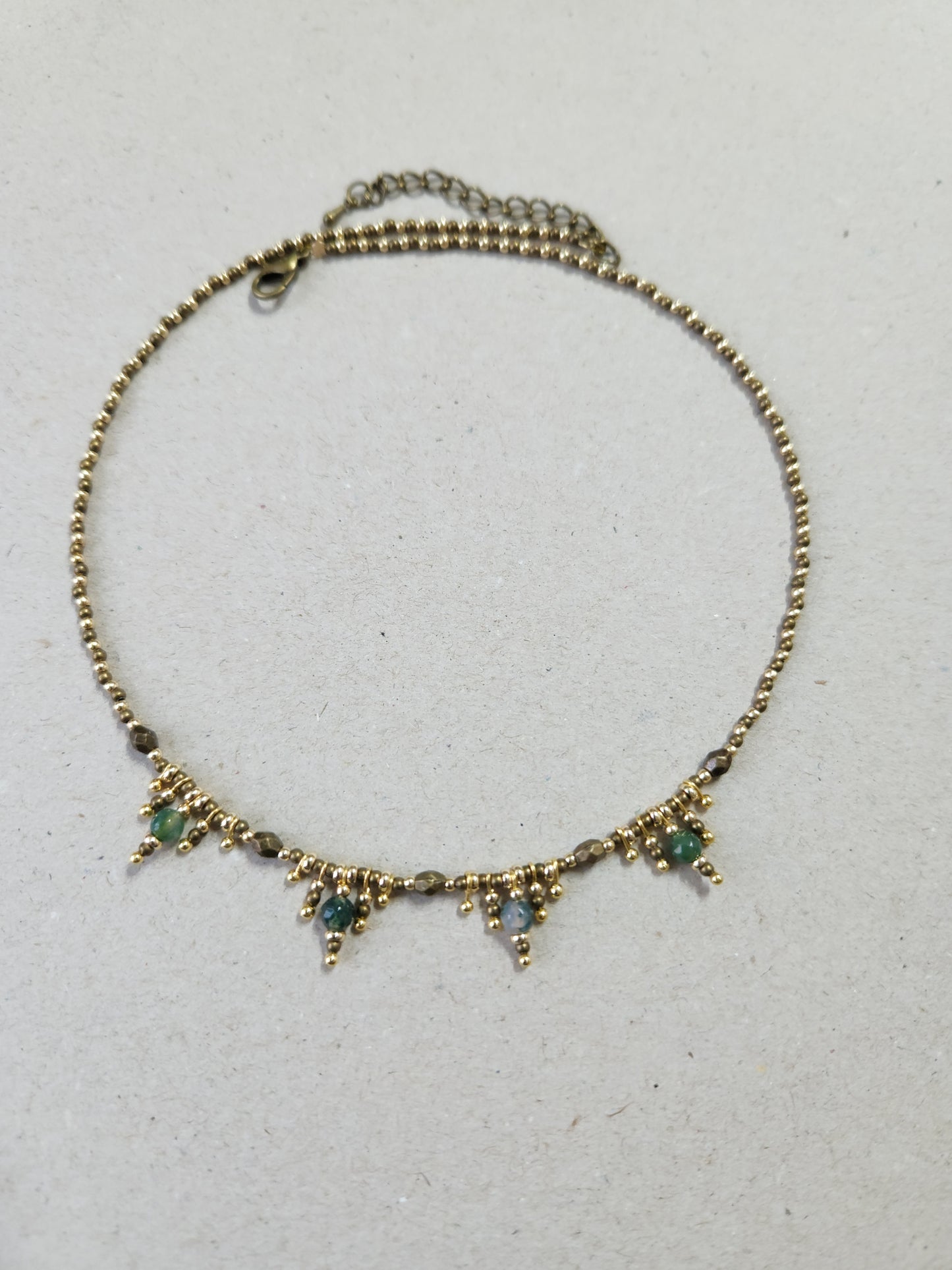 Delicate Nasij Necklace: Bronze with Agate Stones and Gold-Plated Spacers