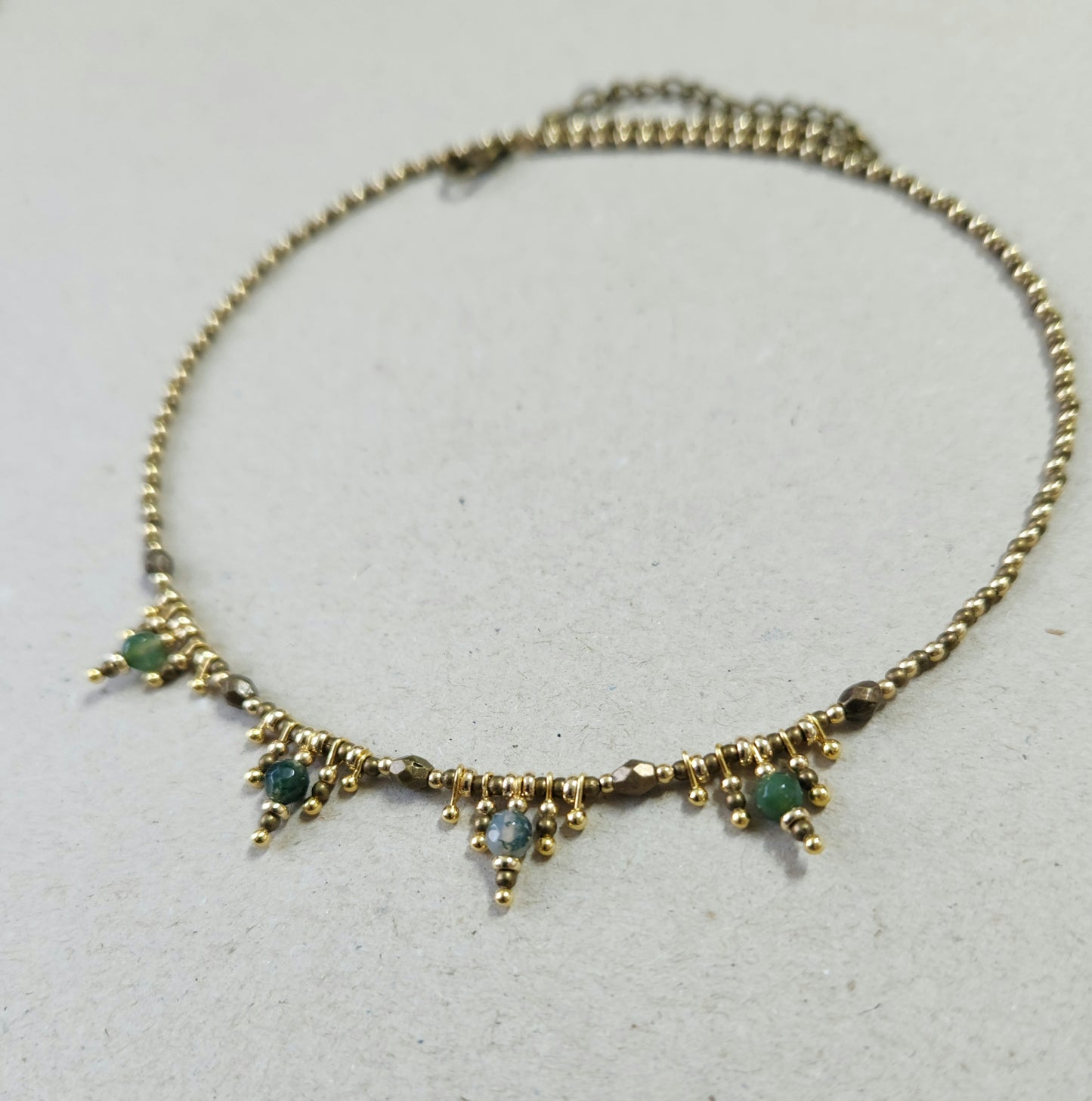 Delicate Nasij Necklace: Bronze with Agate Stones and Gold-Plated Spacers
