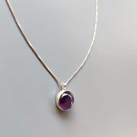 Silver Necklace with Lilac Amethyst