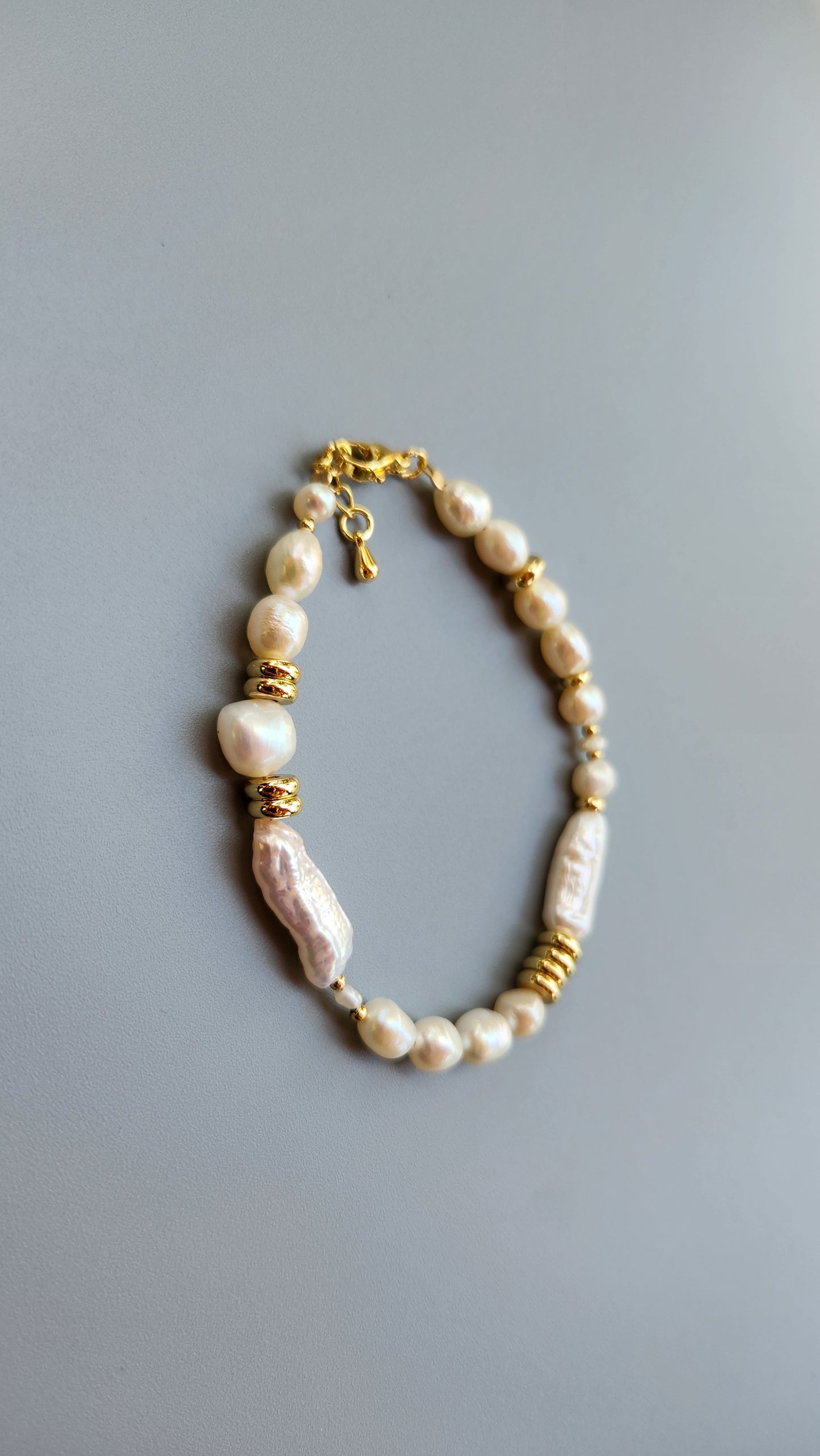 Gold-Plated Bracelet with Natural Mixed-Size Pearls