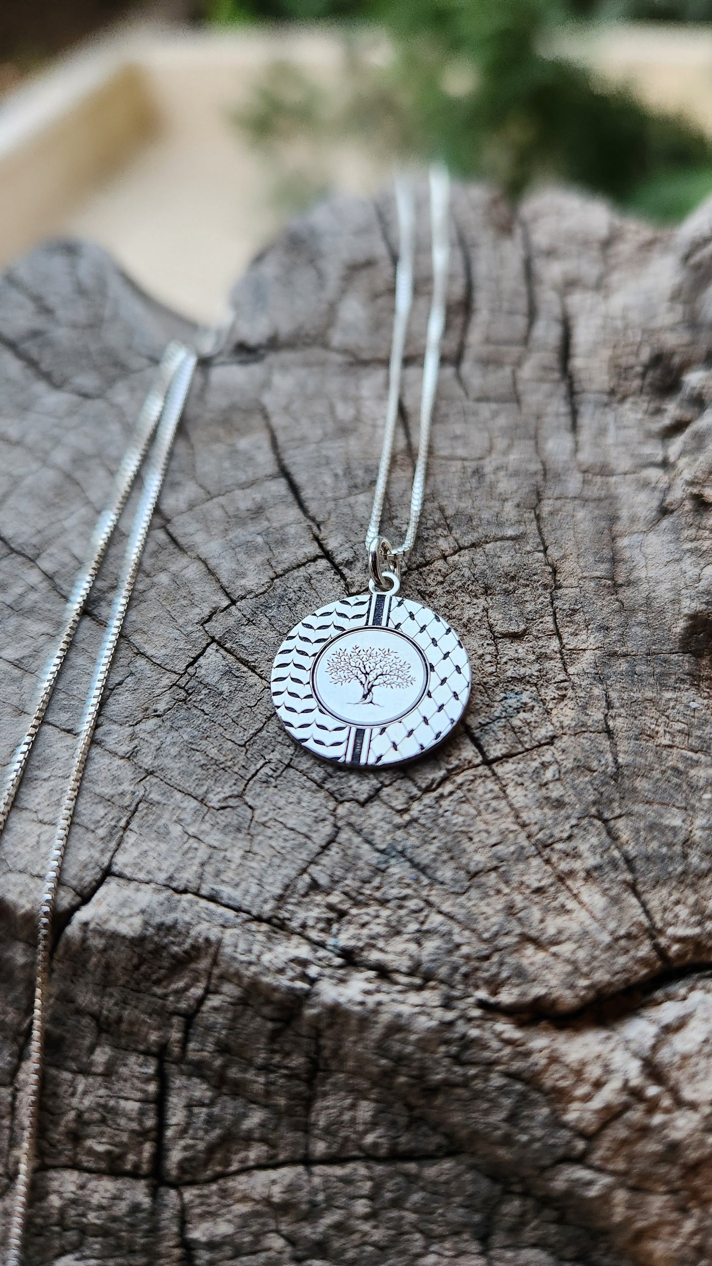 Juthur Necklace: 925 Silver