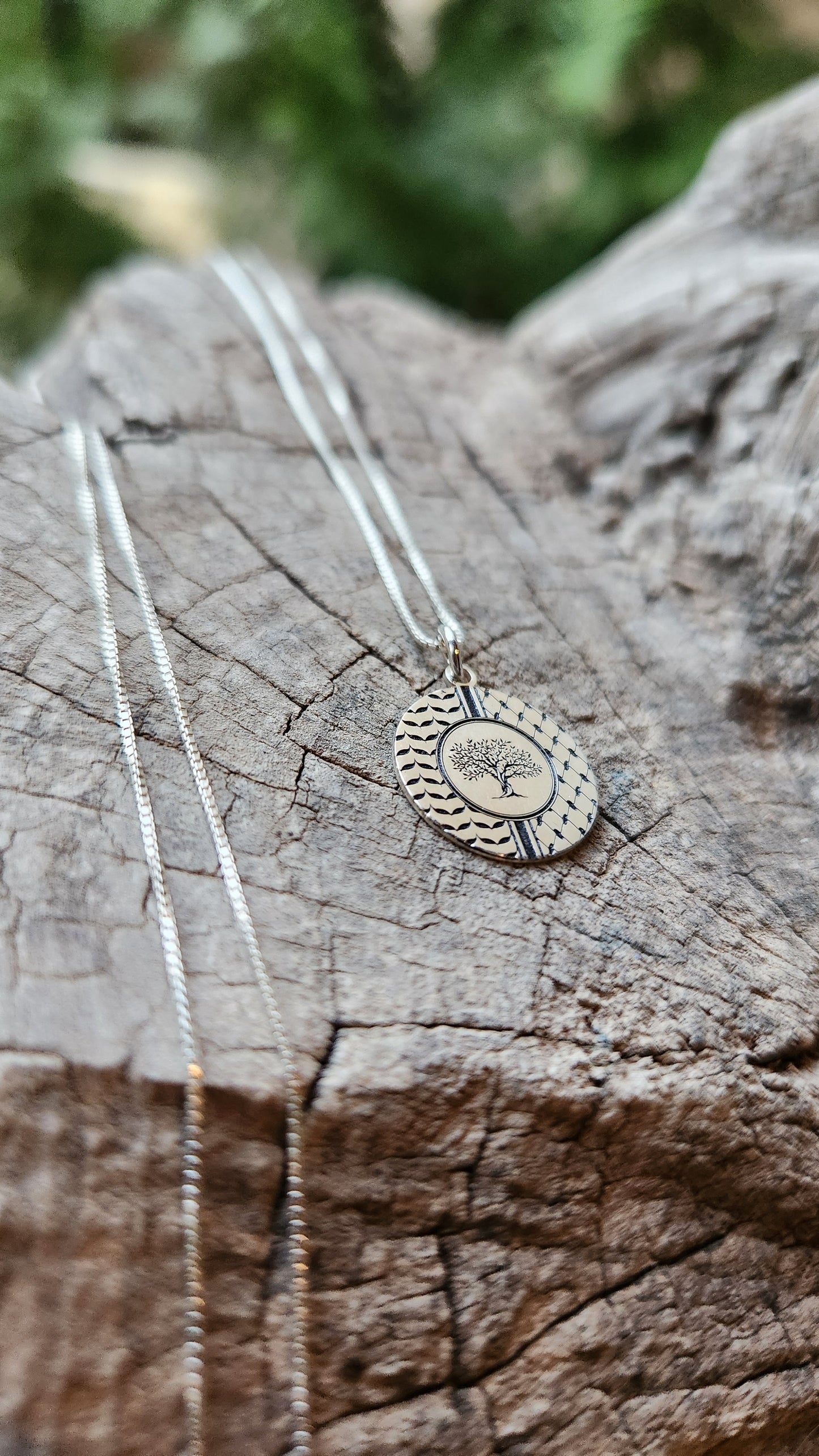 Juthur Necklace: 925 Silver