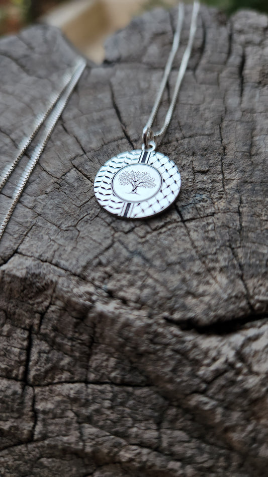 Juthur Necklace: 925 Silver