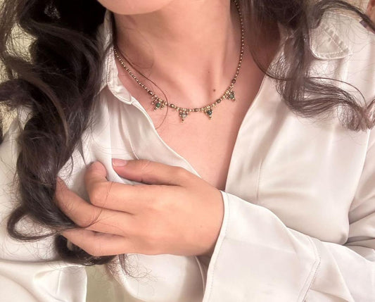 Delicate Nasij Necklace: Bronze with Agate Stones and Gold-Plated Spacers