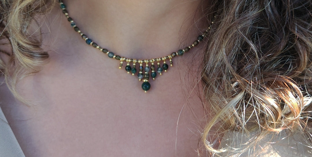 Royal Nasij Necklace: Bronze with Natural Agate Stones and Gold-Plated Spacers